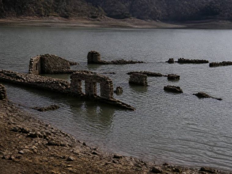 Village sous le lac d'eguzon : histoire, mystère et traces du passé