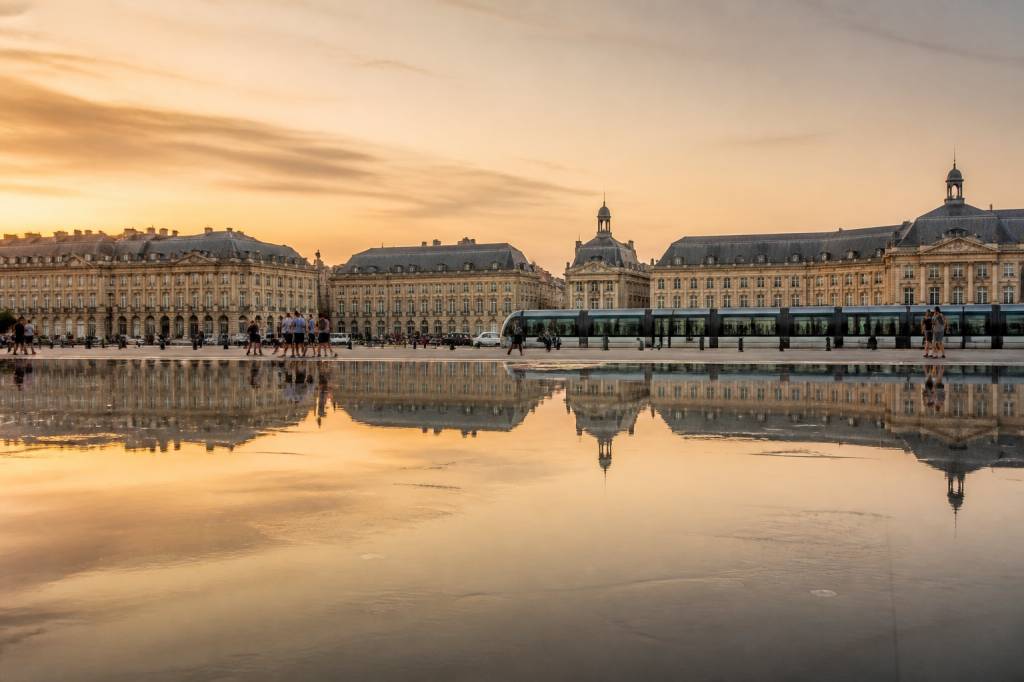 Le miroir d'eau place de la bourse bordeaux : visite, photos et moments parfaits