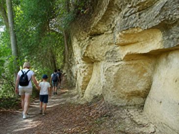Sentier de découverte des carrières d'argile : une balade insolite en pleine nature
